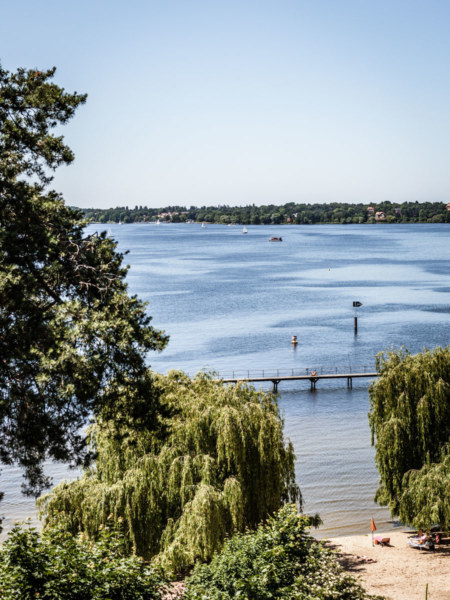 https://www.coming-home.com/uploads/static/city-guide/berlin/steglitz-zehlendorf/berlin-wannsee-portrait.jpg