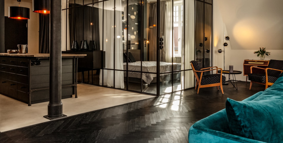 Luxury Living 1900X960